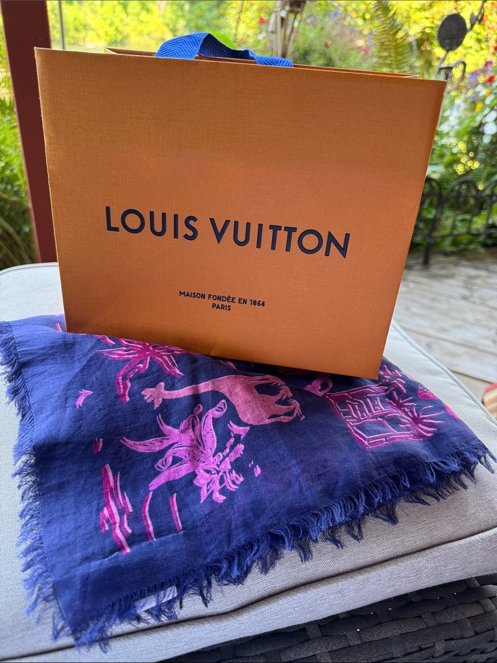 For Live Show Louis Vuitton Large Navy & Pink Logo Motif Shawl/Scarf